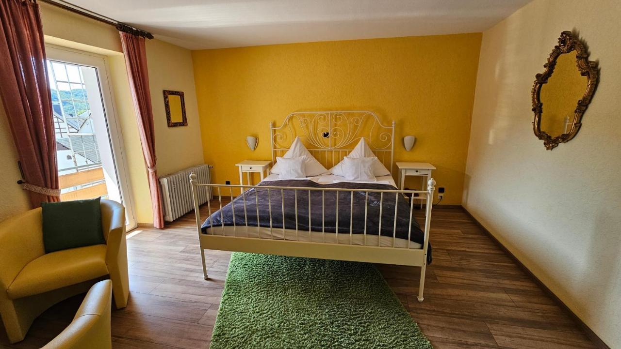 Ratskeller Hotel & Restaurant Krov Ngoại thất bức ảnh