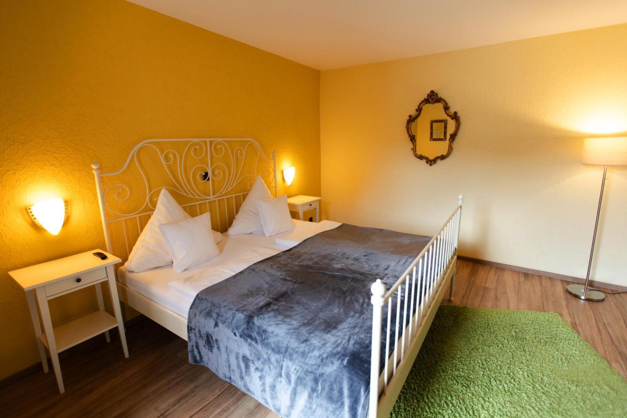 Ratskeller Hotel & Restaurant Krov Ngoại thất bức ảnh
