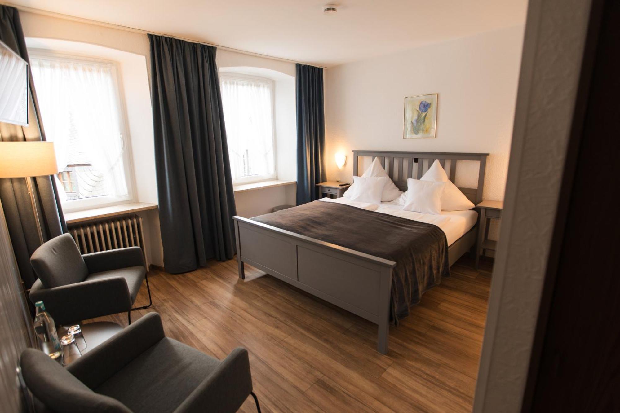 Ratskeller Hotel & Restaurant Krov Ngoại thất bức ảnh